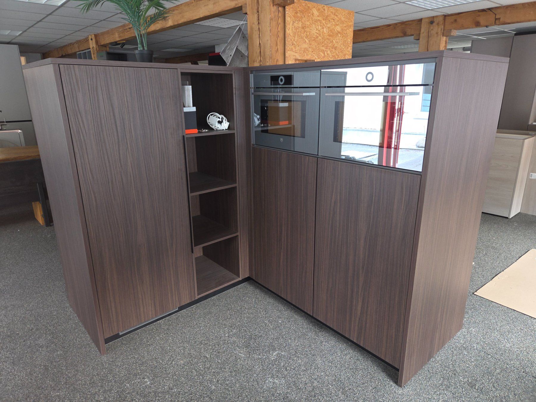 V-Zug Cucine complete: Ausstellungsküche – Usato da Bürglen UR venduto da rolfface