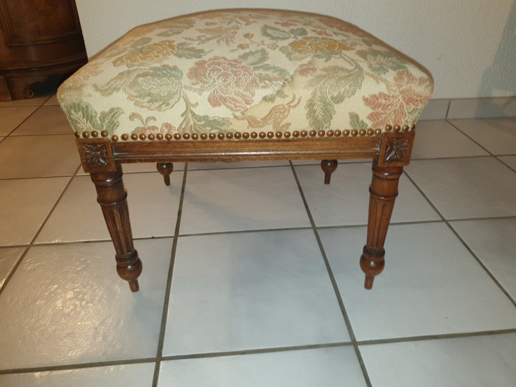 Sgabelli: Antiker Louis Philippe Hocker  52 x 48 , 42hoch – Usato da Wädenswil venduto da verebe