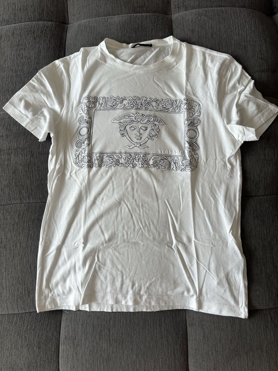 Versace T-shirt: T-Shirt Versace Weiss Grösse S  – Usato da Chur venduto da lululemooon