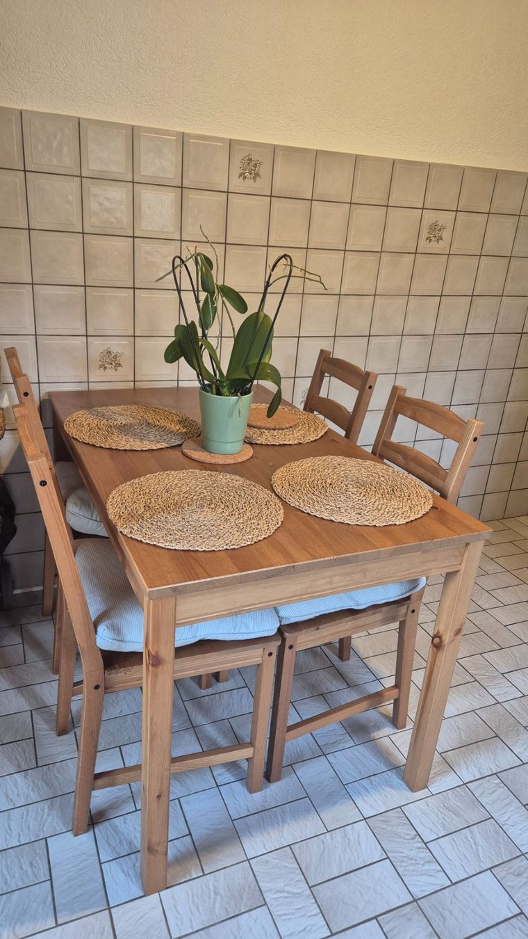 Tischset: Table avec chaises – Gebraucht aus Prilly von dri_k2z8