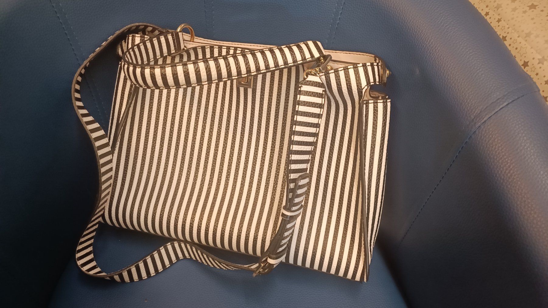 Borse da donna: Guess Handtasche 35x30cm Zebra – Usato da Reiden venduto da Zofi-Brocki 3