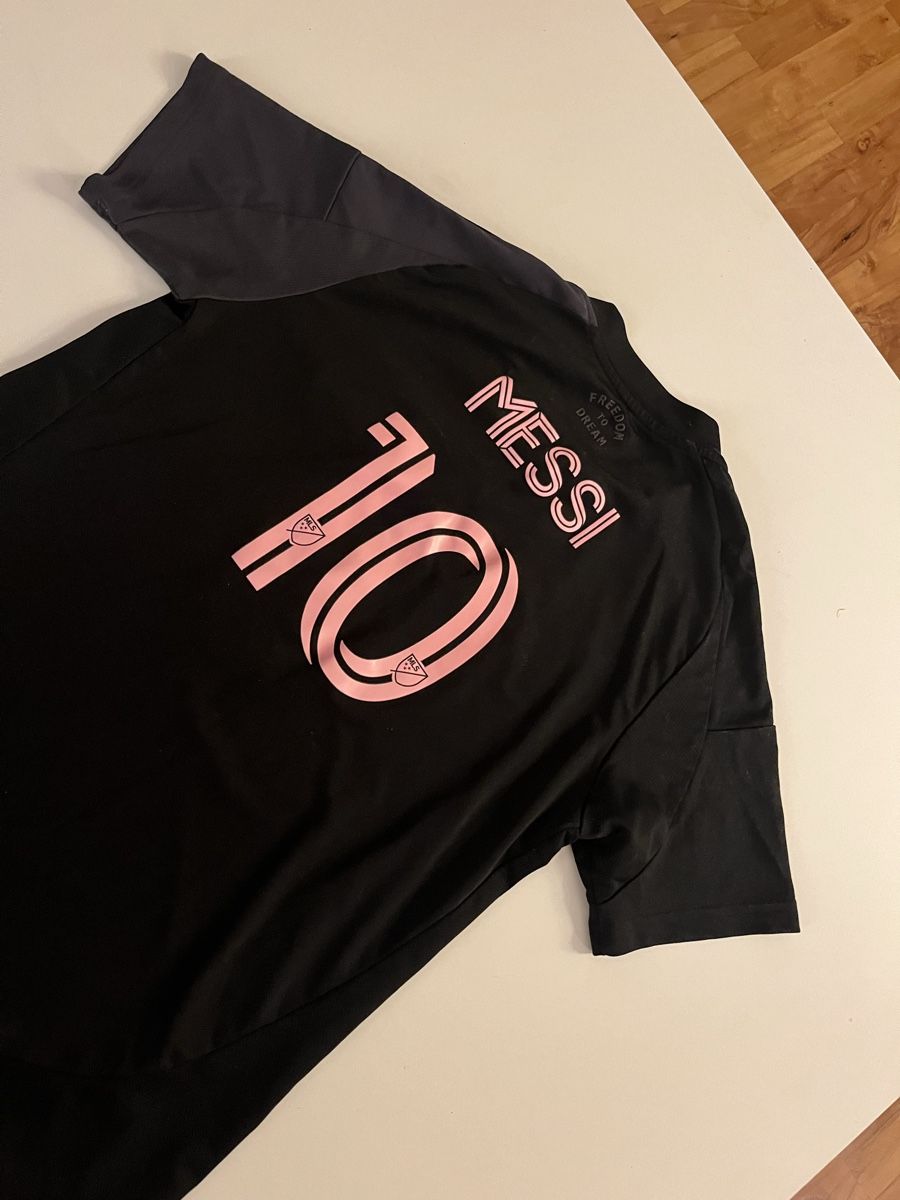 Canottiere & Pantaloni: Inter Miami Messi Shirt – Usato da Köniz venduto da jan_xzq9 3