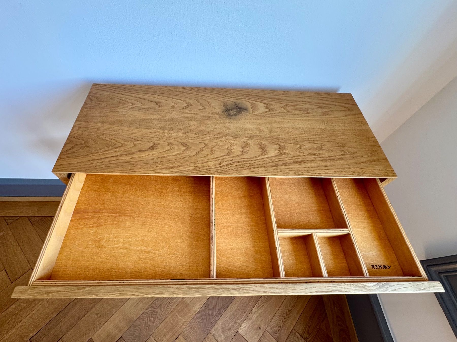 Tische: Eleganter Designer Konsolentisch in Eiche – Gebraucht aus Bern von jensstr1979 3