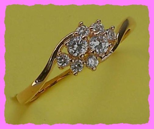 Anelli: Bezaubernder Ring mit Zirkonia – Nuovo e nell'imballaggio originale da Oberglatt ZH venduto da Diamond-Girl