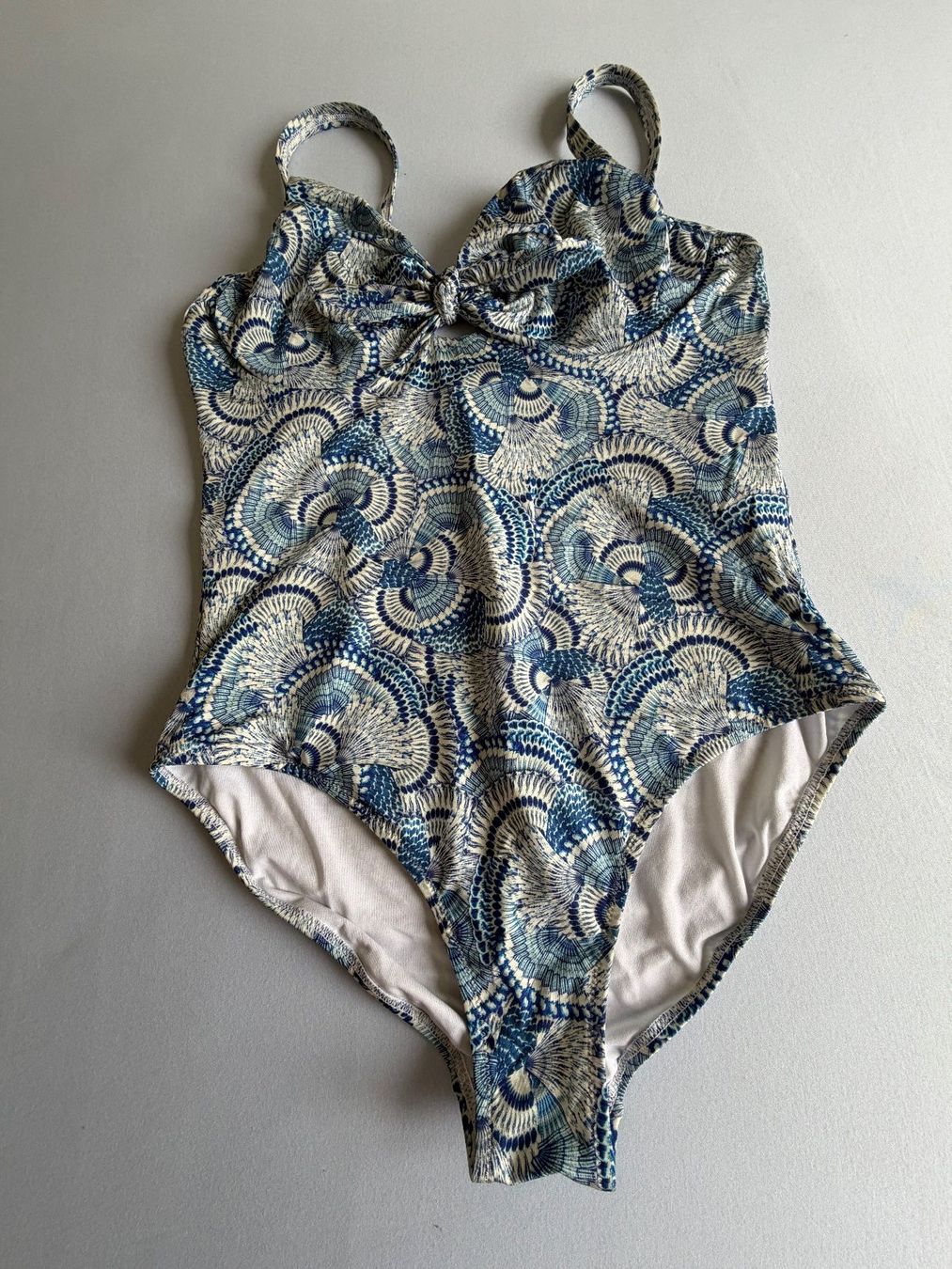 Costumi da bagno & Bikini: Bade Anzug Grösse 44/46 – Usato da Zürich venduto da Fortunalis