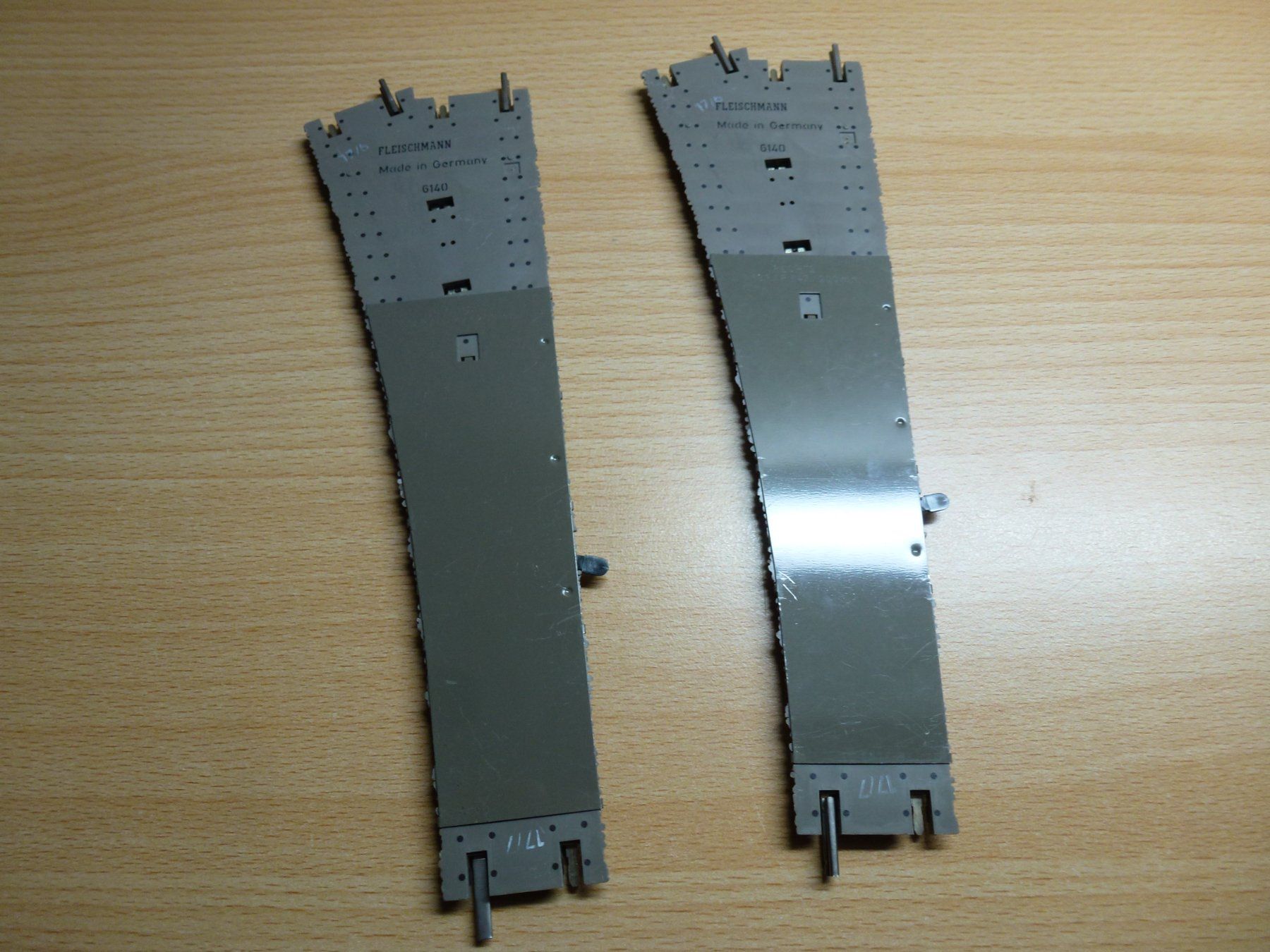 Fleischmann Modelleisenbahnen: Fleischmann H0 Profigleis 2xWeiche rechts 6140 – Gebraucht aus Hombrechtikon von Se9 3