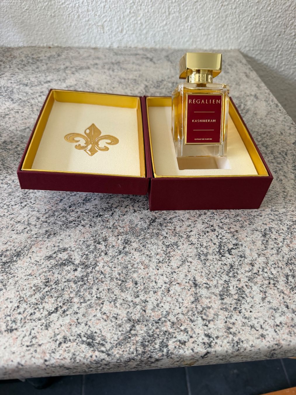 Profumi & Eau de Toilette: Regalien Istanbul Kashmeran edp 80ml – Nuovo (secondo la descrizione) da Frenkendorf venduto da autodiscount4123 1