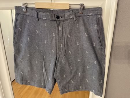 Sommerliche Herrenshorts Grösse 36