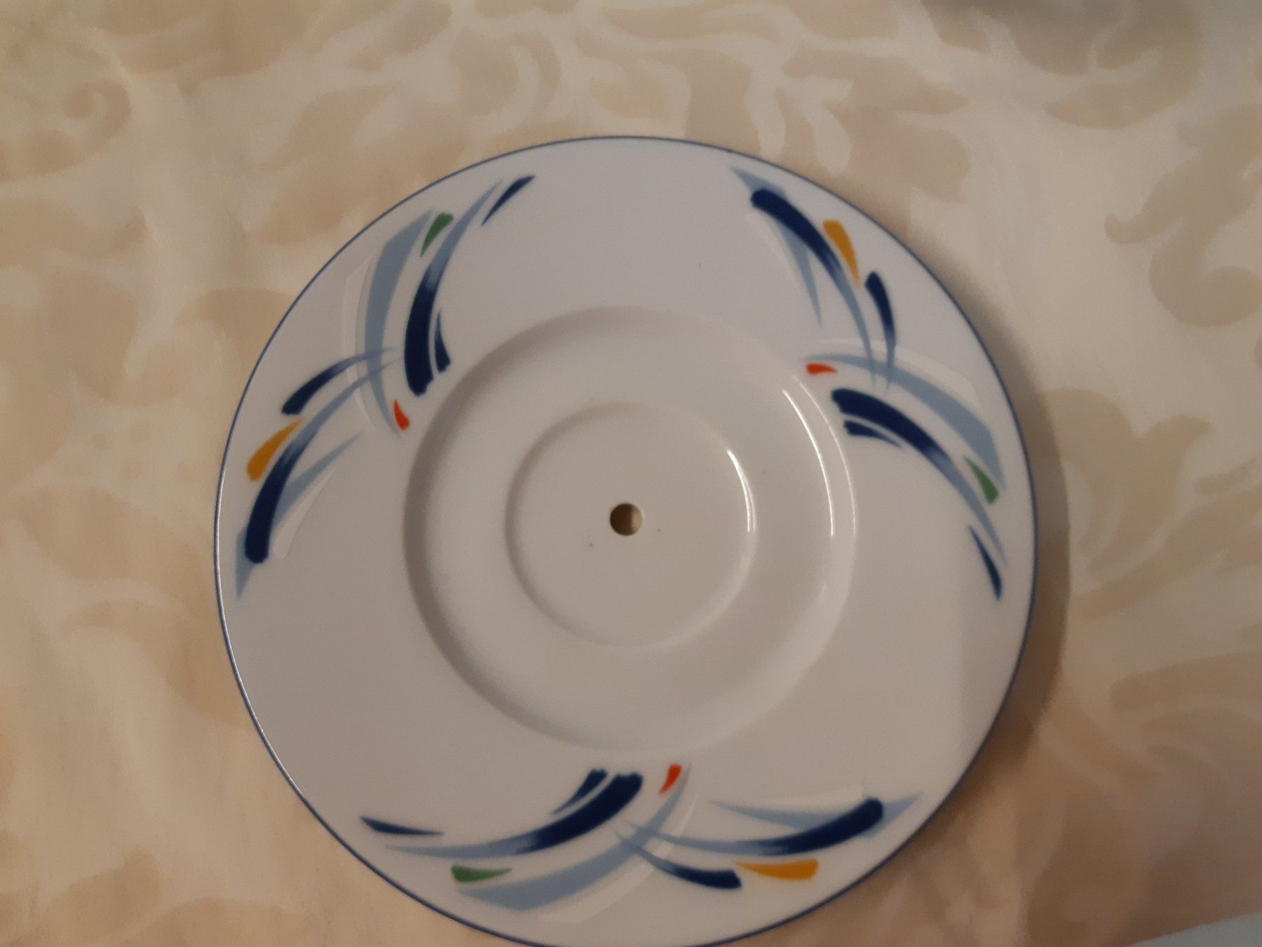 Piatti di portata: verschiene farbige Etagere – Usato da Studen SZ venduto da Handwerkstatt9698 6