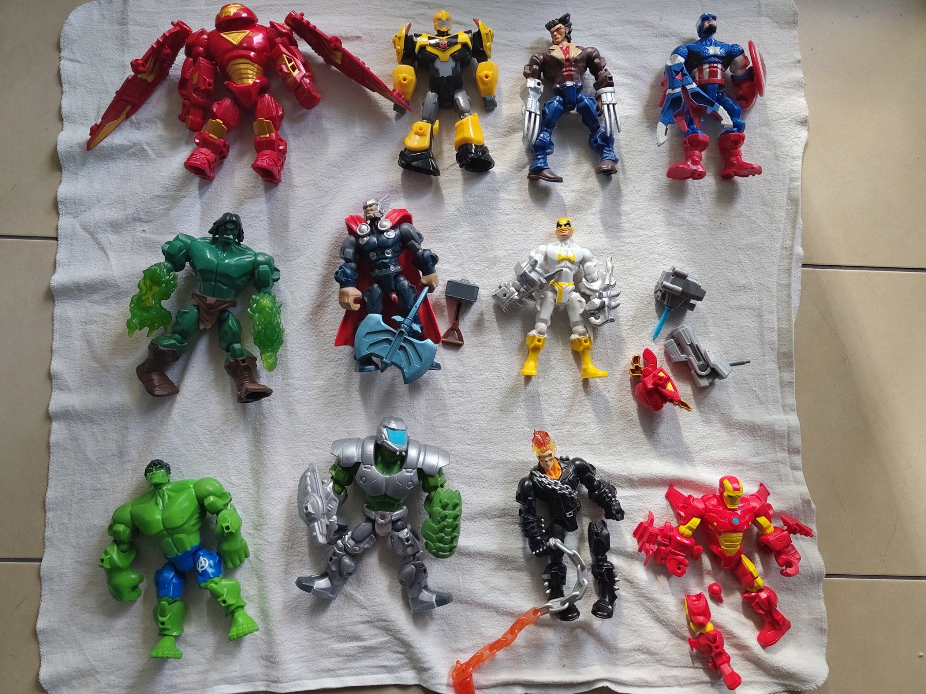 Hasbro Spielzeuge: 11 Hasbro Marvel MixMashers Actionfiguren – Gebraucht aus Eschenz von yestare