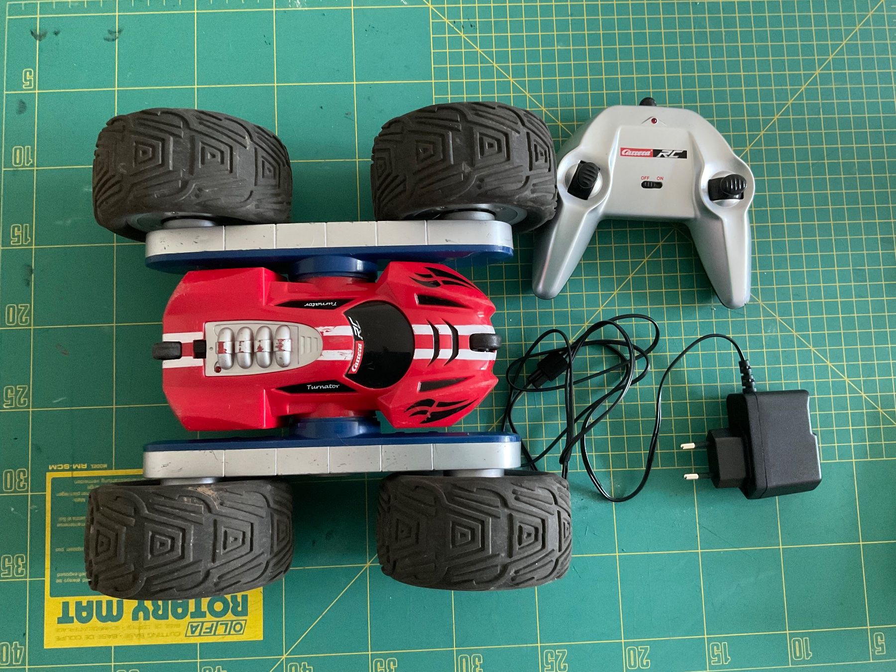 Giocattoli: Ferngesteuertes Auto – Difettoso da Hombrechtikon venduto da spookycat