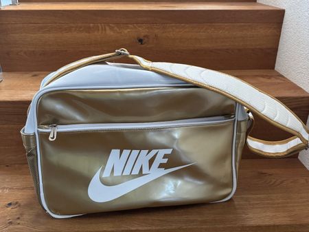 Nike Umhängetasche – Vintage Look