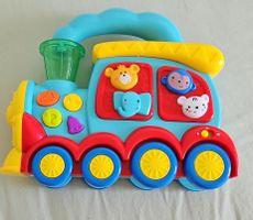 Musikalischer Spielzeugzug bunt gebraucht
