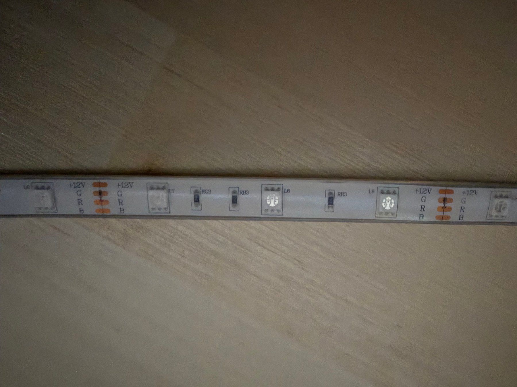 Ghirlande e barre luminose: Lichtband 220V und 5,50m Länge – Usato da Mollis venduto da Hg 5
