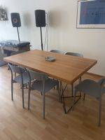 Minimalistischer Esstisch