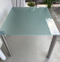 Tisch Glas satiniert  - Beine Alu rund