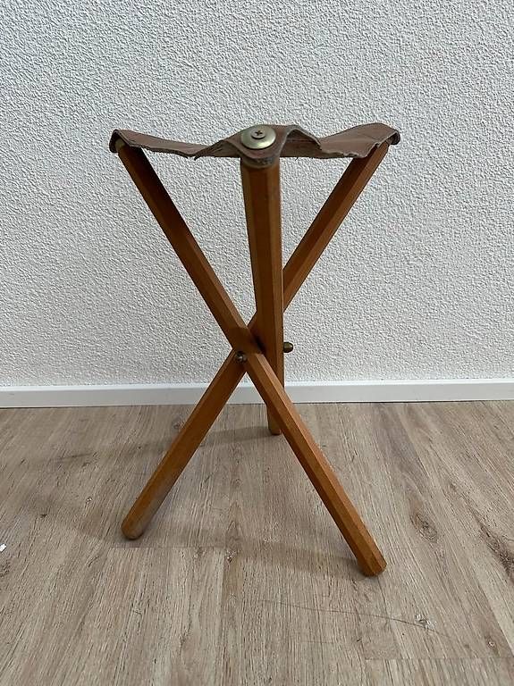Sgabelli: Holz Klapphocker mit Leder Sitzfläche Mabef – Usato da Obernau venduto da Arche_Noah_Brocki 1