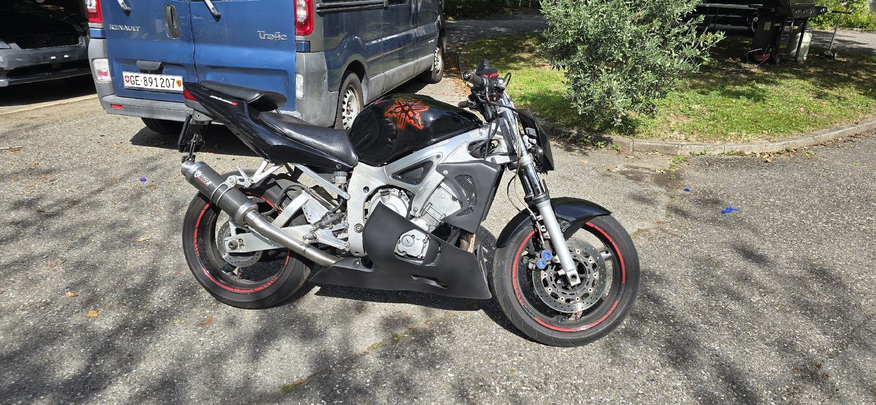 Yamaha Strada: yamaha R6 2000 – Usato da Versoix venduto da sandrobu