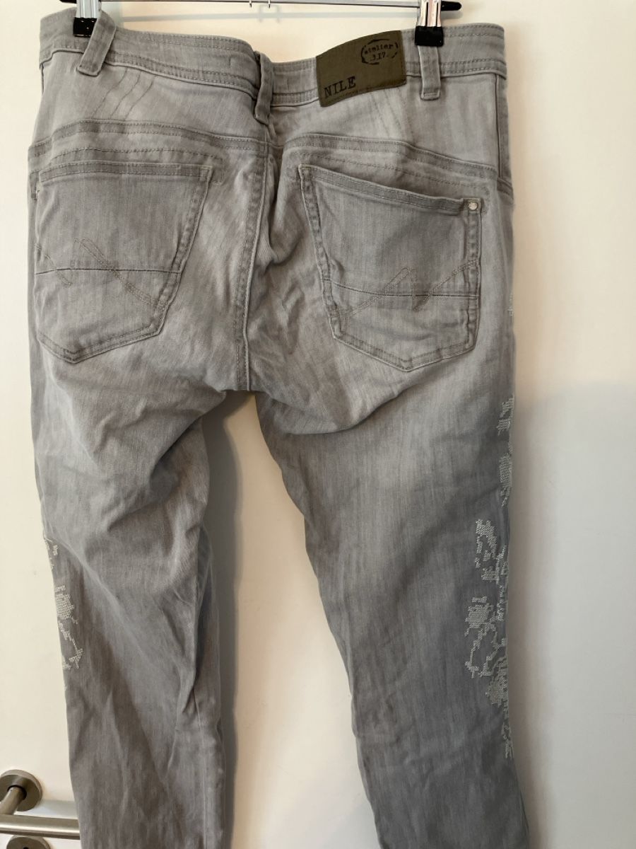 Nile Jeans: bestickte hellgraue nile jeans grösse S – Gebraucht aus riggisberg von yiin 5