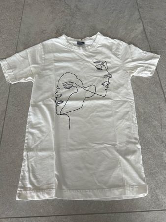  T-Shirt mit Gesichtern