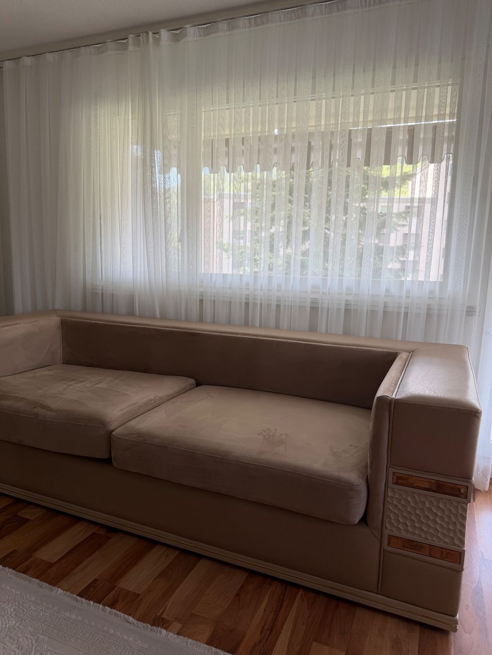 Sofas: Sofa + Tisch – D'occasion à Oftringen par sil_bzb9 1