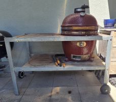 Monolith, Keramikeinsatz gesprungen mit Tisch und Cover