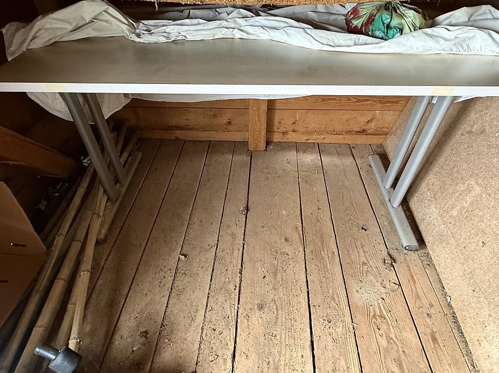 Schreibtische: Schreibtisch 140x75 – Gebraucht aus Seon von Hansrichard 1