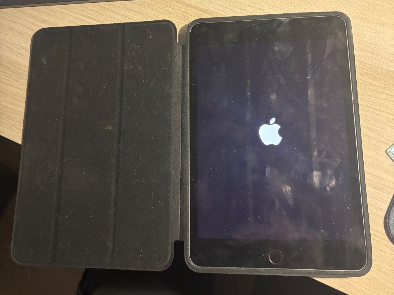 Apple Tablet PC: Apple iPad Mini 4 - Gris, Bon état – Usato da Kerzers venduto da pt_renato93 3