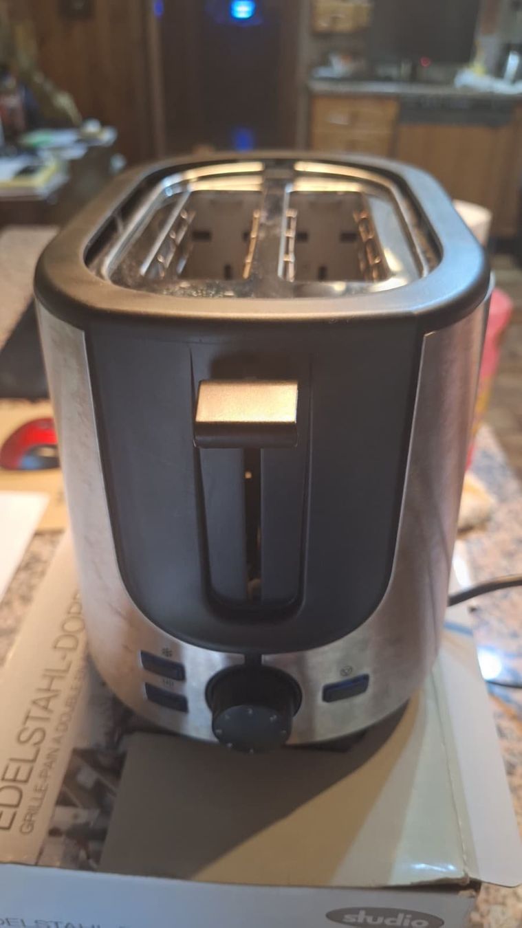 Elettrodomestici da cucina: Toaster Edelstahl Doppelschlitztoaster Originalverpackung – Usato da Küssnacht am Rigi venduto da CALIFRASQUI