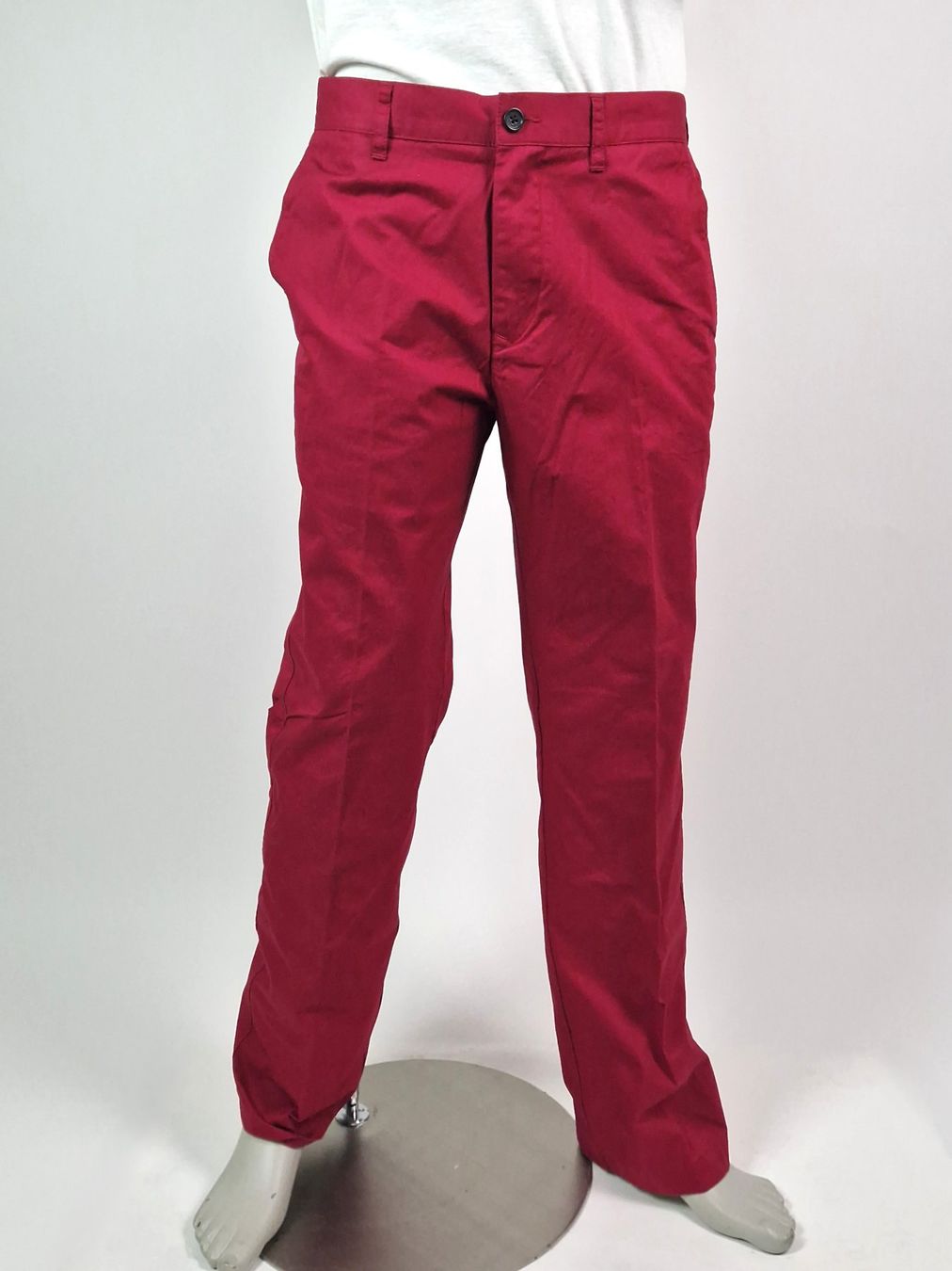 Lacoste Pantaloni: Rote Hose von Lacoste Gr.52 – Nuovo (secondo la descrizione) da Basel venduto da Restwert_Basel