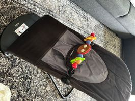 BabyBjörn Babywippe mit Spielzeug