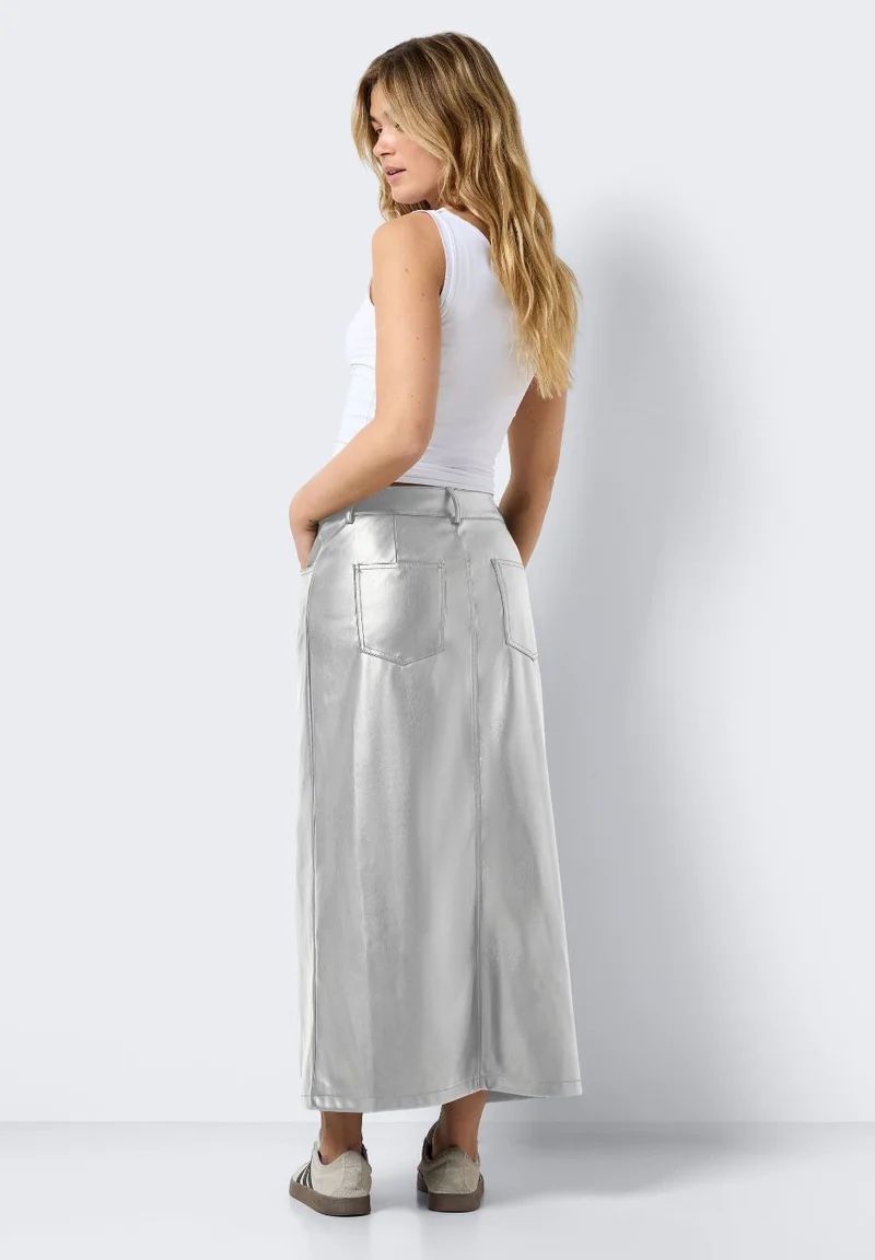 Gonne: Noisy May - Maxi skirt - Silver – Nuovo e nell'imballaggio originale da Zürich venduto da luxuryoutlet1 1