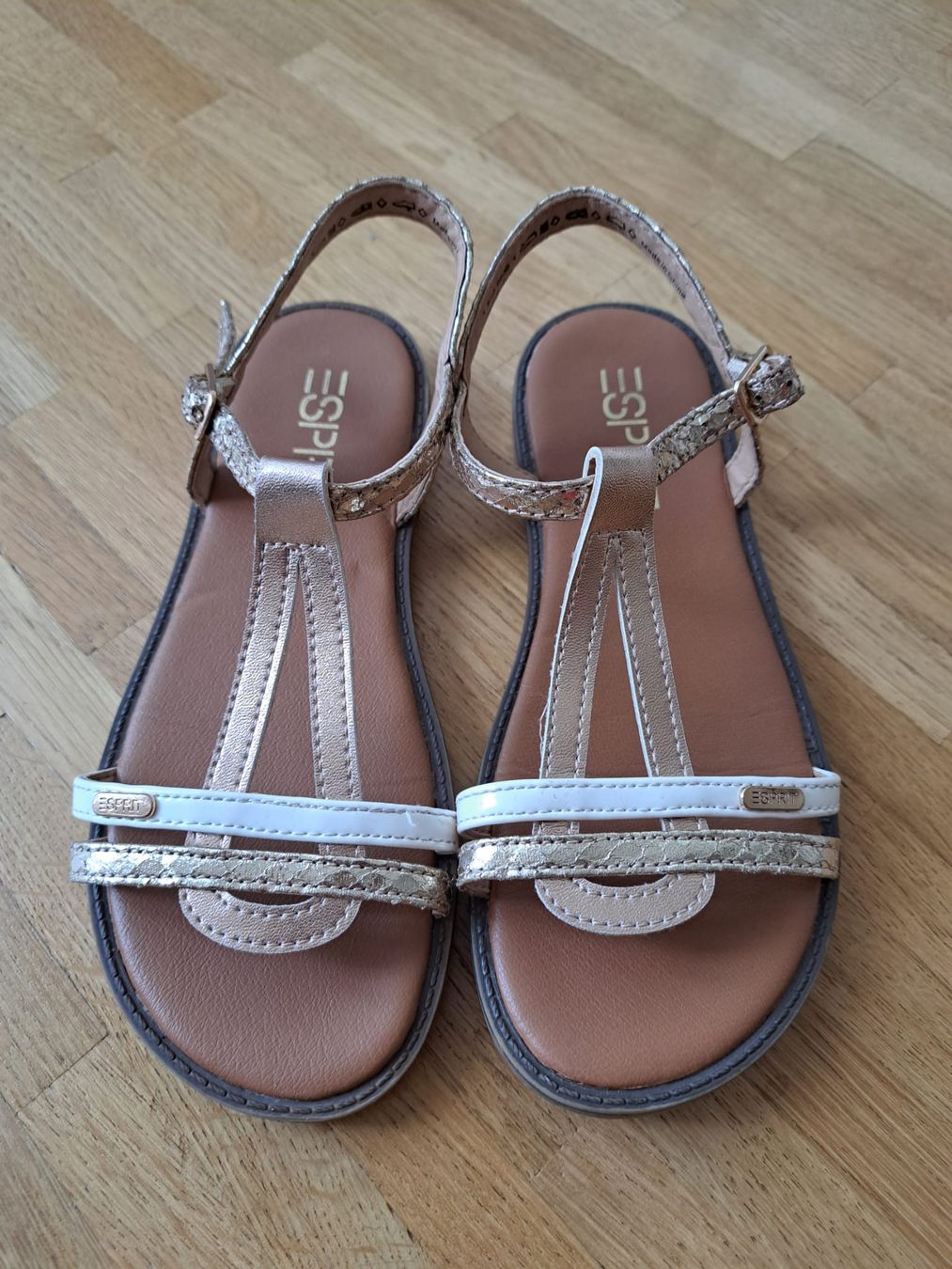 Chaussures filles: sandales filles – D'occasion à Onex par lmarconi