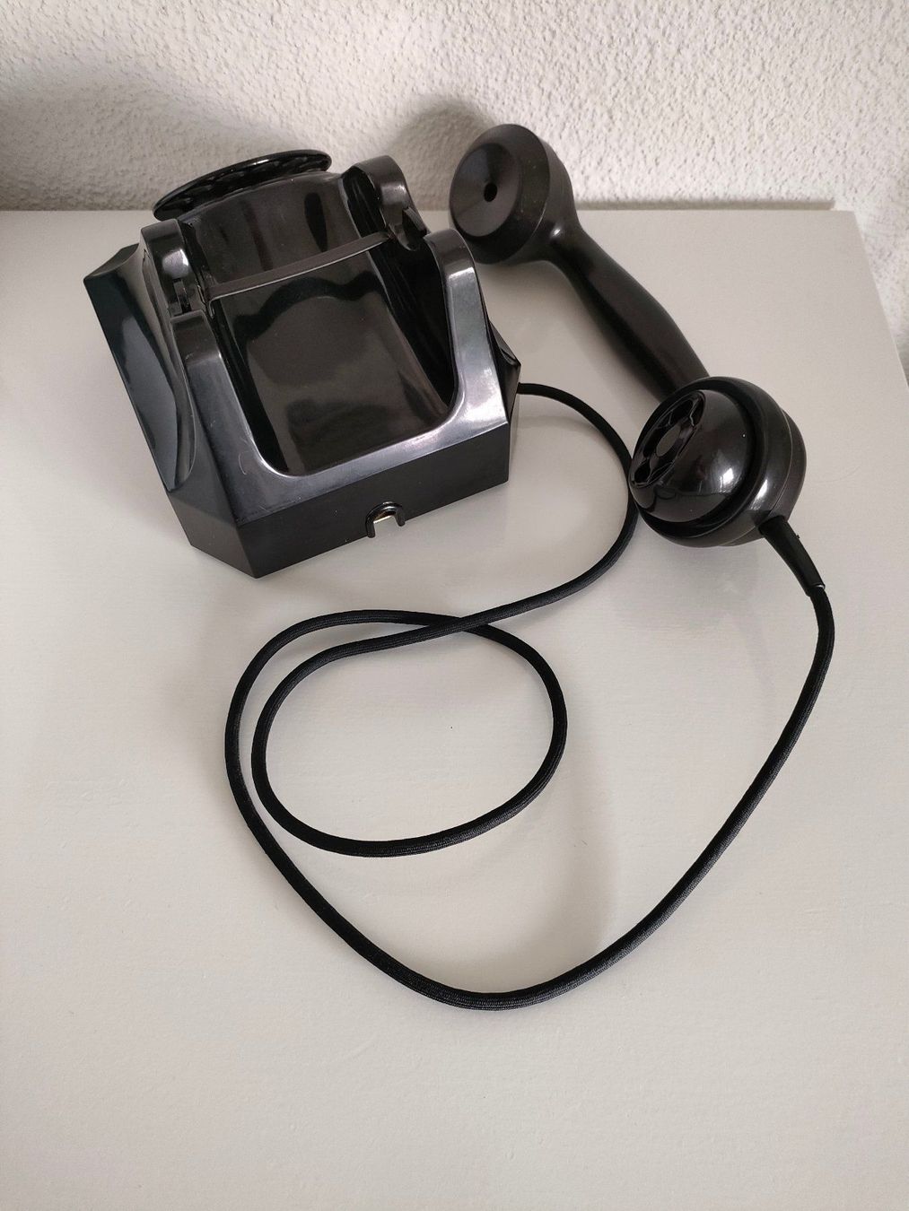 Telefoni: Dekoratives Schweizer Telefon mit Erd-Taste schwarz – Usato da Dietikon venduto da Branquinha1981 3