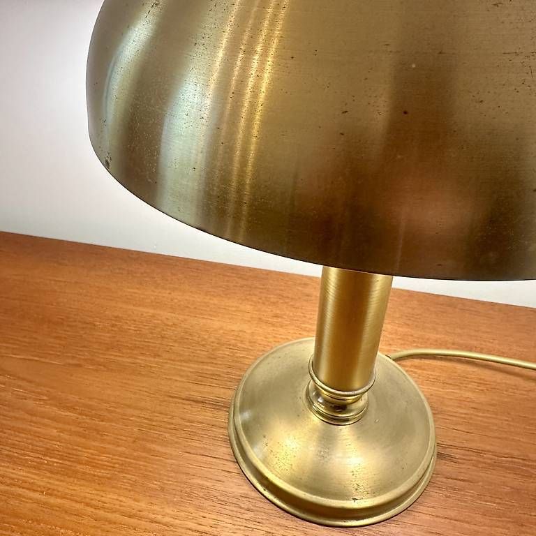 Lampade: Mid Century Messing Lampe – Usato da basel venduto da futureforyesterday 2