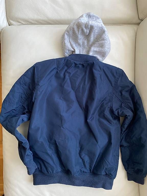 Jacken & Mäntel: Veste bomber H&M garçon 122-128 – Gebraucht aus Genève von Fencer3_914 2