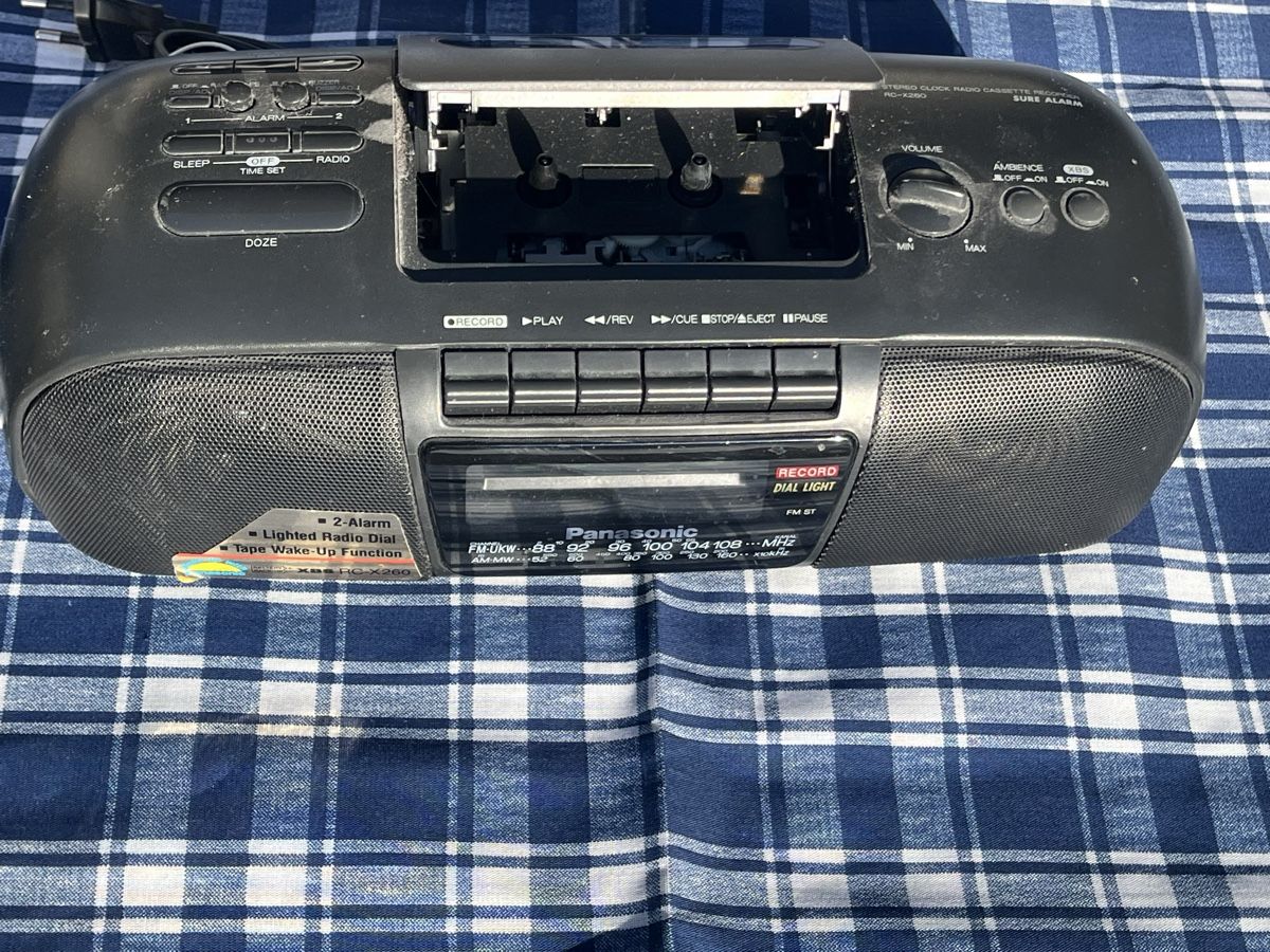 Panasonic Lettore multimediale portatile: Panasonic Stereo-Radiorecorder RX-C260 – Usato da Bolligen venduto da Vroni23 3