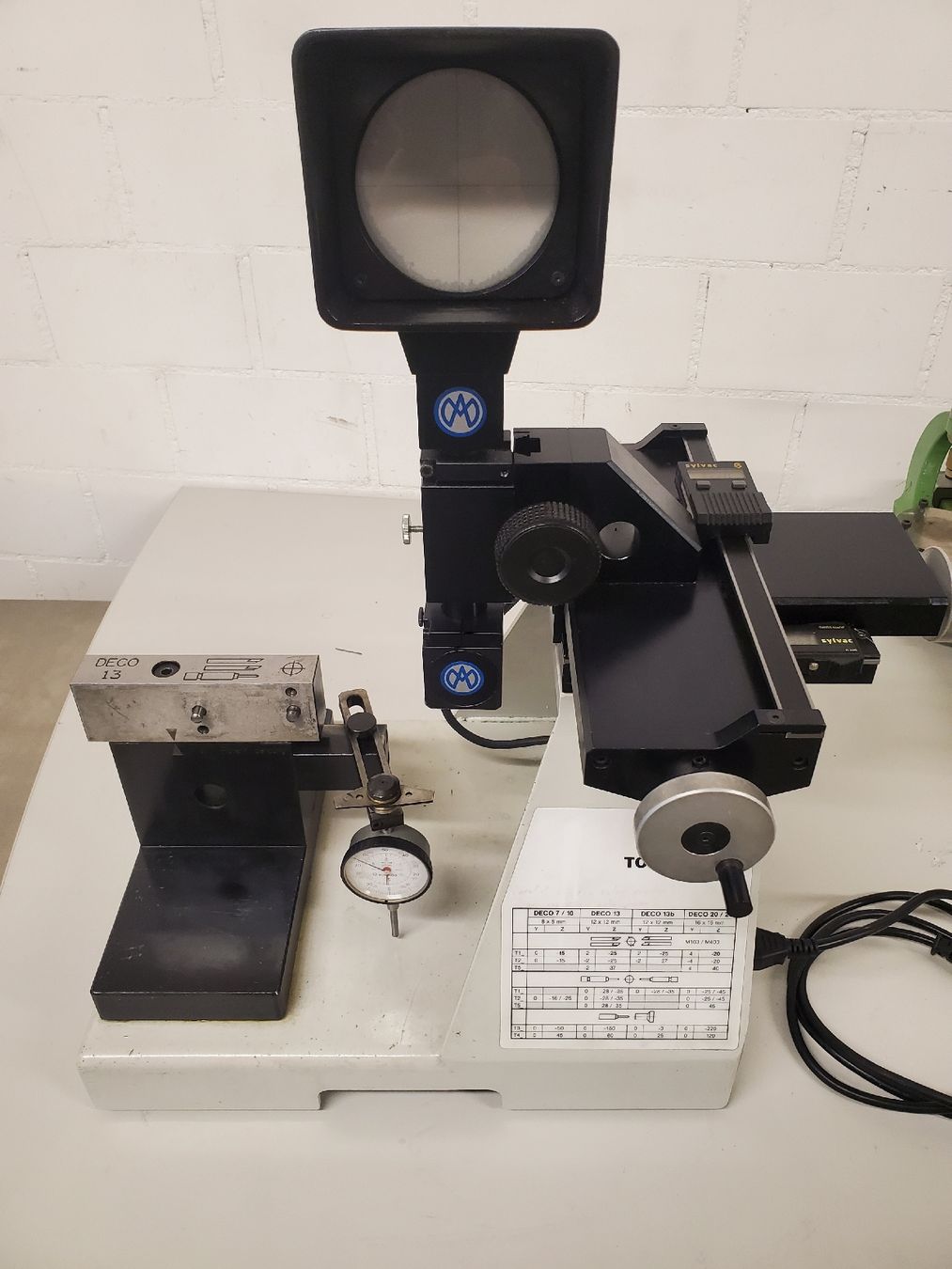 Tutte le macchine: Tornos Prérégleur optique – Usato da Biel/Bienne venduto da Switzerland92