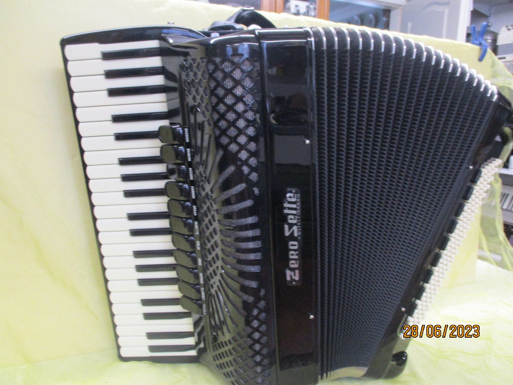 Strumenti musicali: Akkordeon Zero Sete IV – Usato da Jegenstorf venduto da Oktavio 2