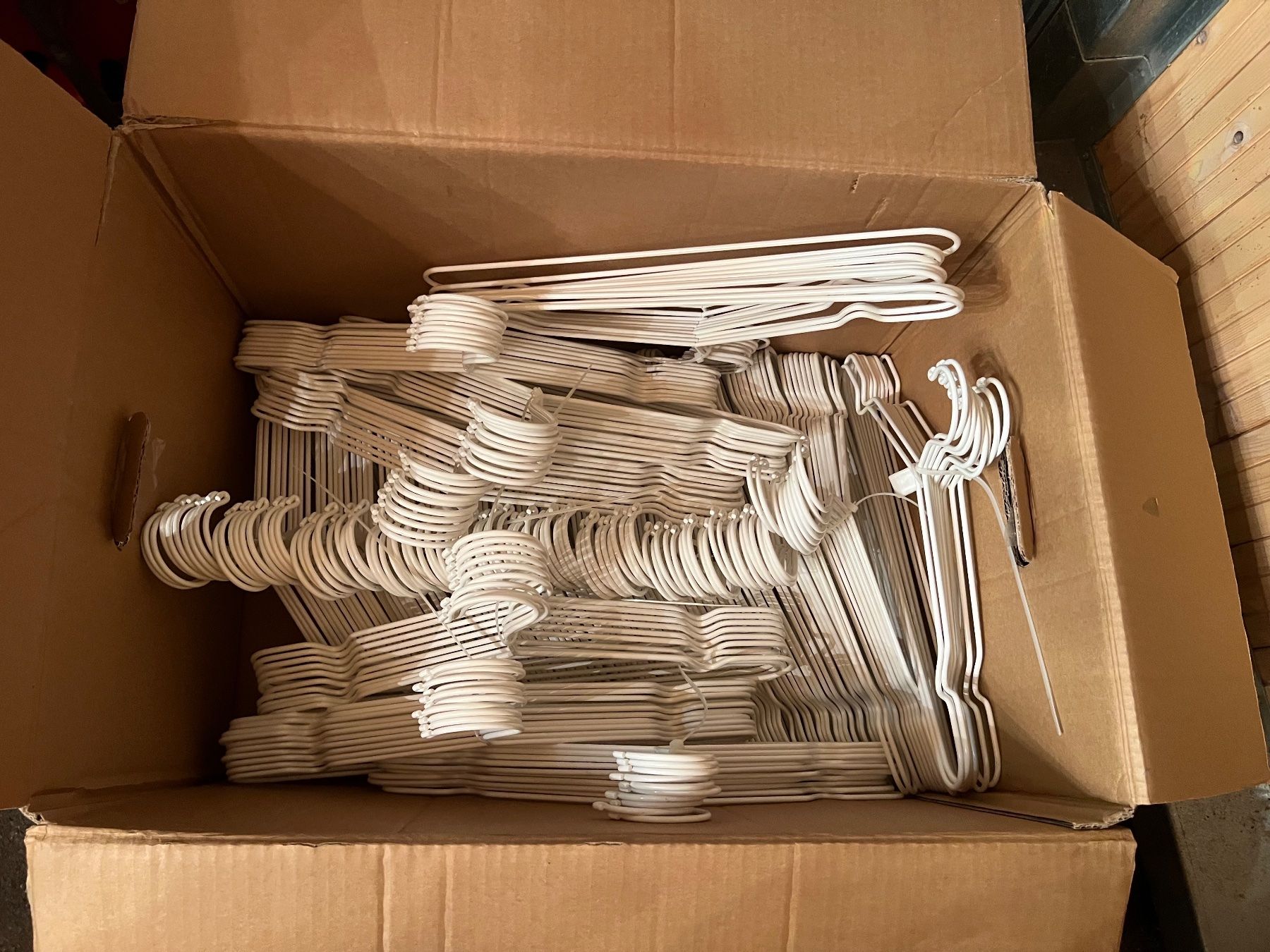 Ikea Cintres: IKEA Kleiderbügel neu!! 8 x 10 er Pack – Neuf avec emballage d'origine à Bern par GarageSale31 1