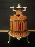 Presse kleine, Obstpresse, Miniatur als Dekoration,17cm Hoch