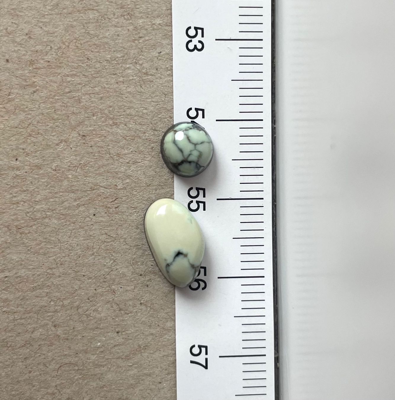 Pietre preziose: Variszite 2 x unikate Cabochons. Schmuck – Nuovo e nell'imballaggio originale da Leuggern venduto da gemshow 7