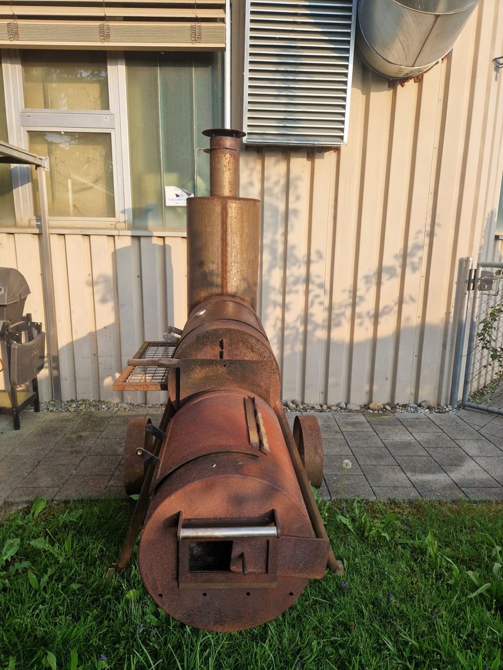 Griglie: Grill Smoker – Usato da Müllheim Dorf venduto da Naneva18 3
