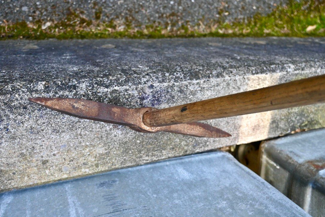 Tutti gli attrezzi: alter handgeschmiedeter STEINHAMMER Spitzhammer L 60cm B40cm – Usato da Pfaffhausen venduto da mono_rec 6