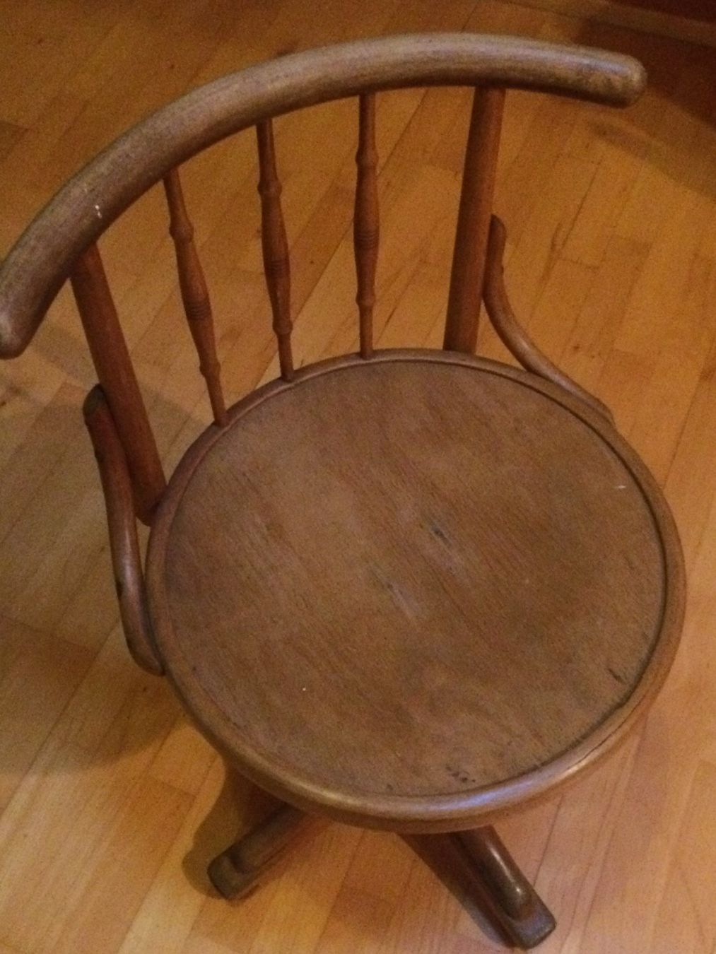 Sedie: Chaise de bureau pivotante en bois, vintage et robuste – Usato da Lausanne venduto da nma_b7dk 1