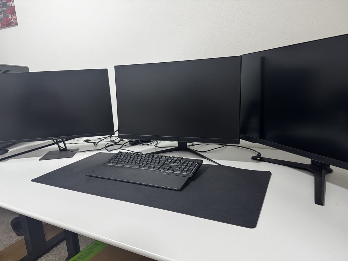Bureaux: Bürotisch – Neuf (Voir description) à Wohlen AG par mih_675k 2