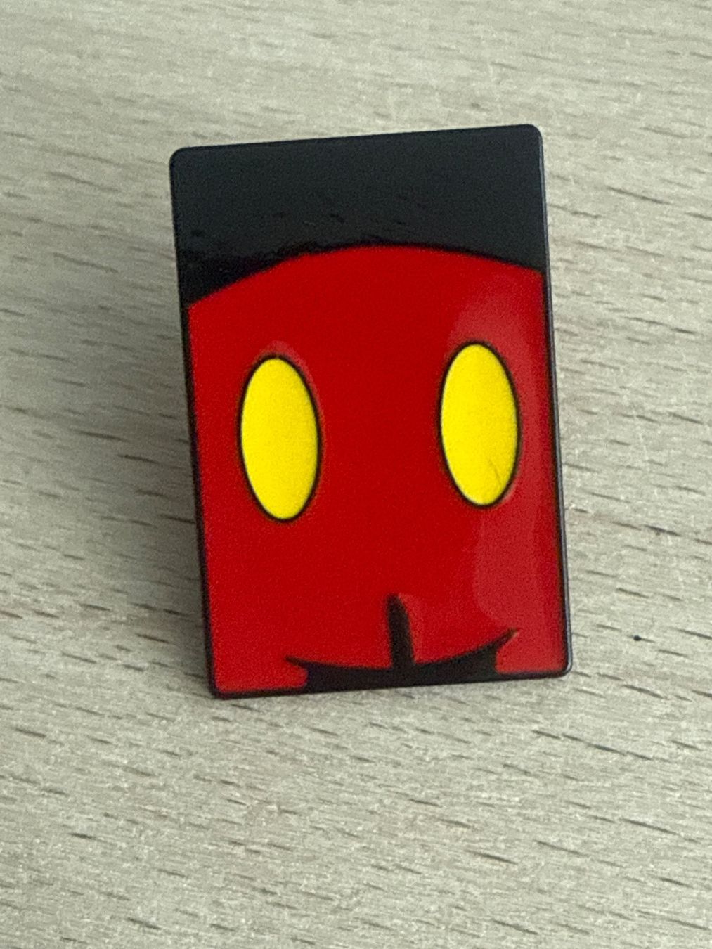 Placchette & Badge: Pin Mickey Mouse Hose – Usato da Glattbrugg venduto da Schweigmatt