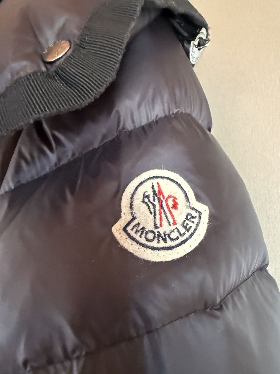 Moncler Cappotti: Moncler Daunenmantel schwarz – Usato da Meisterschwanden venduto da Larana7 3