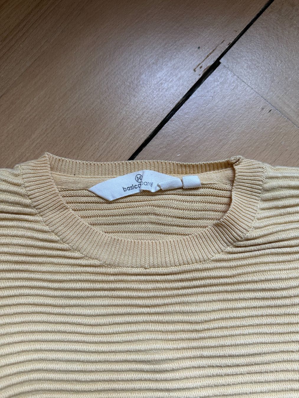 Pulls & Sweat-shirts: BASIC APPAREL - Strickpullover gelb S – D'occasion à Zürich par Diazaio 1