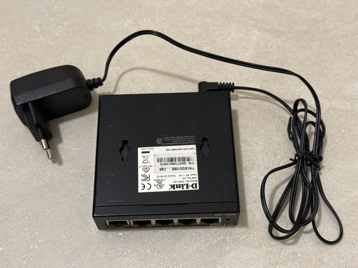 Dlink Hub & Switch: D-Link Switch 5-Port Metallgehause – Usato da Rüti ZH venduto da Kiwi02 1